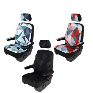 Sitze eines Fahrzeugs mit geometrischen Mustern in verschiedenen Farben.